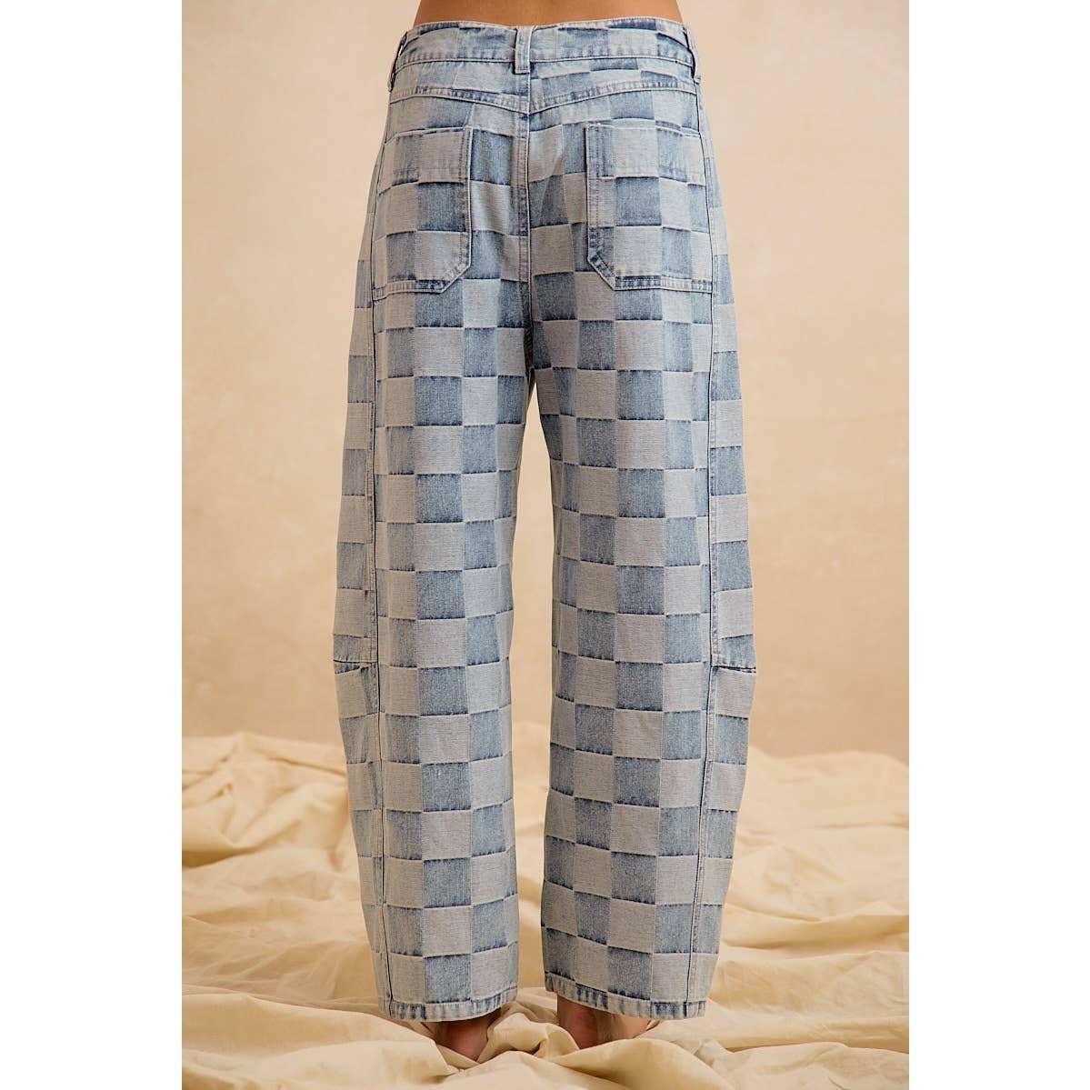 WASHED CHECKED BARREL JEANS