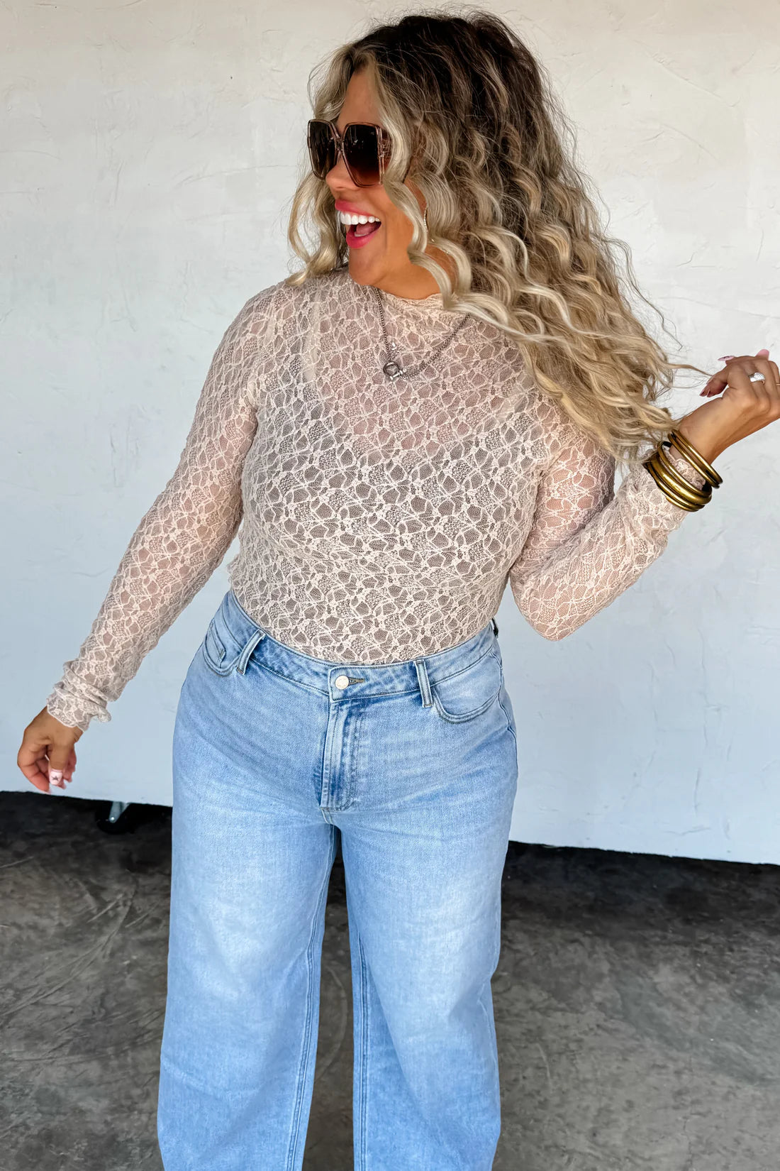 JOLIE LACE THUMBHOLE TOP