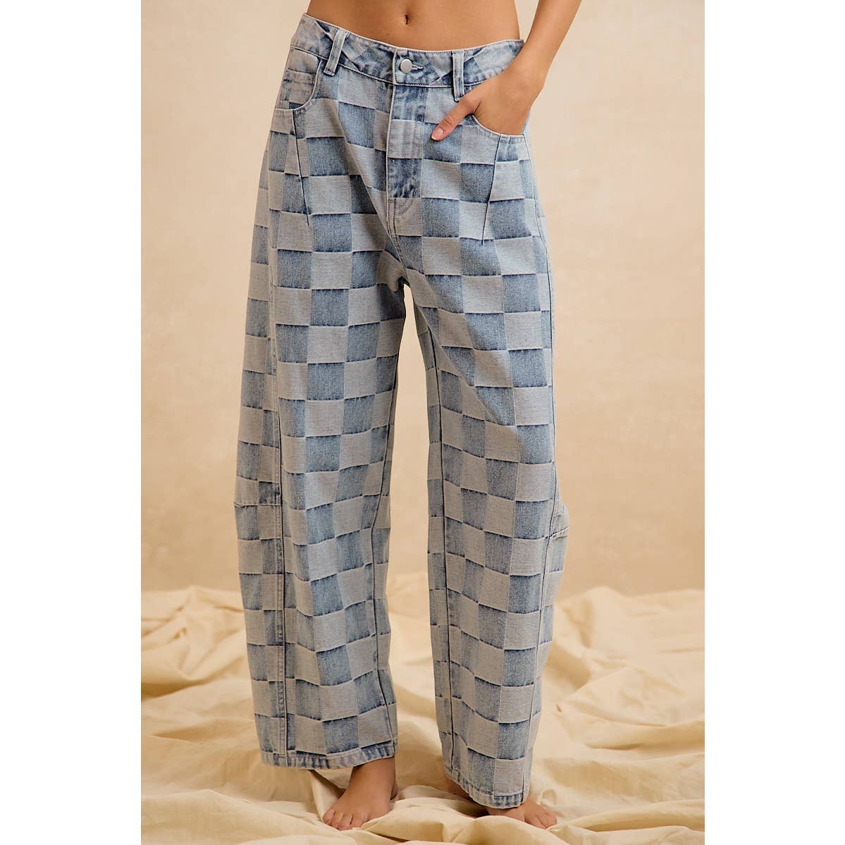 WASHED CHECKED BARREL JEANS