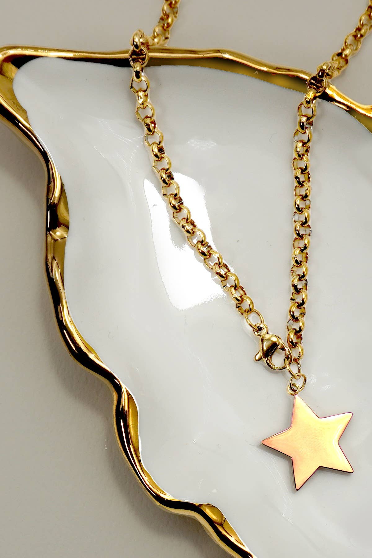 18K STAINLESS STEEL TARNISH FREE STAR NECKLACE | 40NK9667: GOLD
